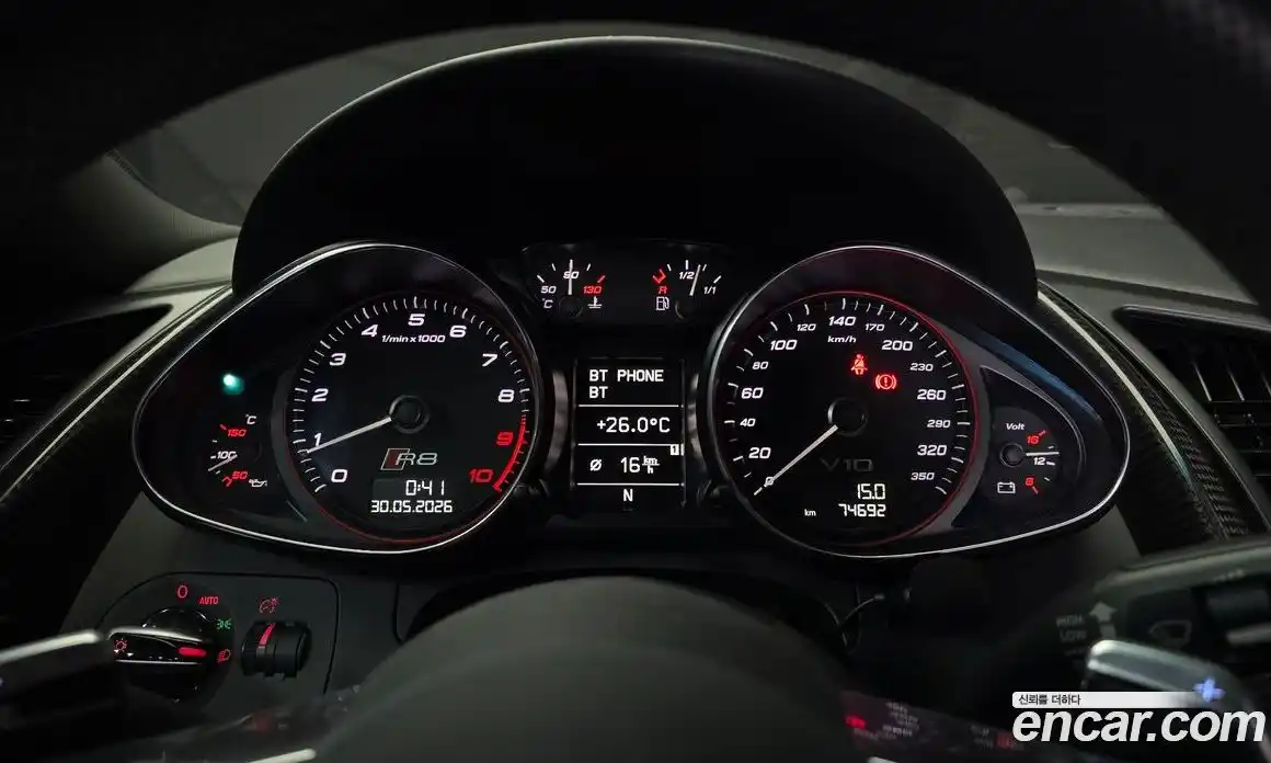 Audi R8 2015 5.2 автомат (гидро), фото 8