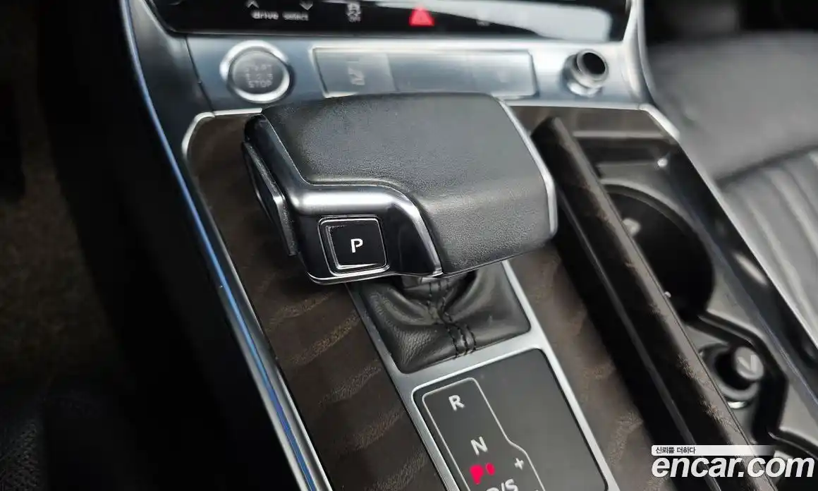 Audi A6 2020 2.0 автомат (гидро), фото 12