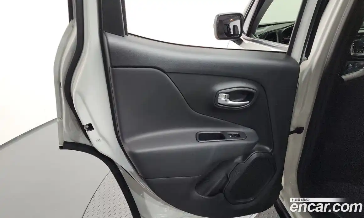 Jeep Renegade 2022 1.3 автомат (гидро), фото 15