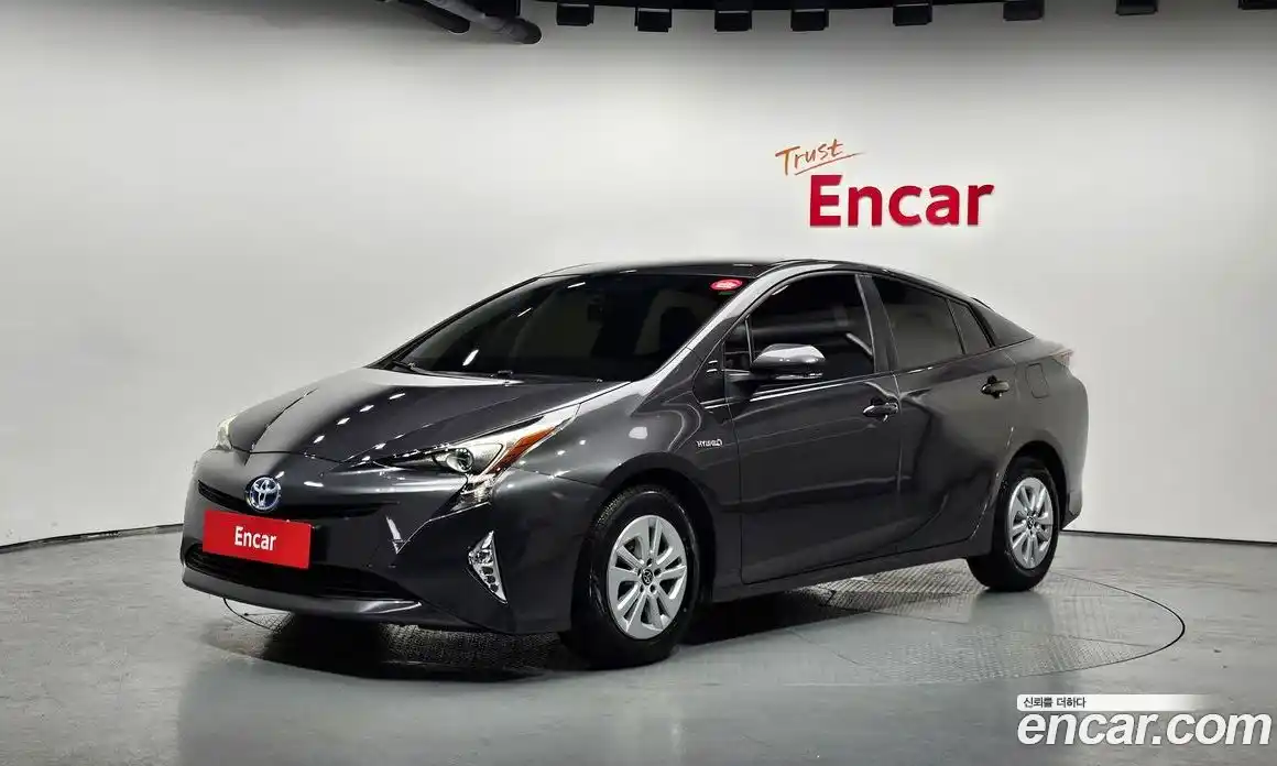 Toyota Prius 2018 1.8 автомат (гидро), фото 1 Toyota Prius 2018 1.8 автомат (гидро), фото 1
