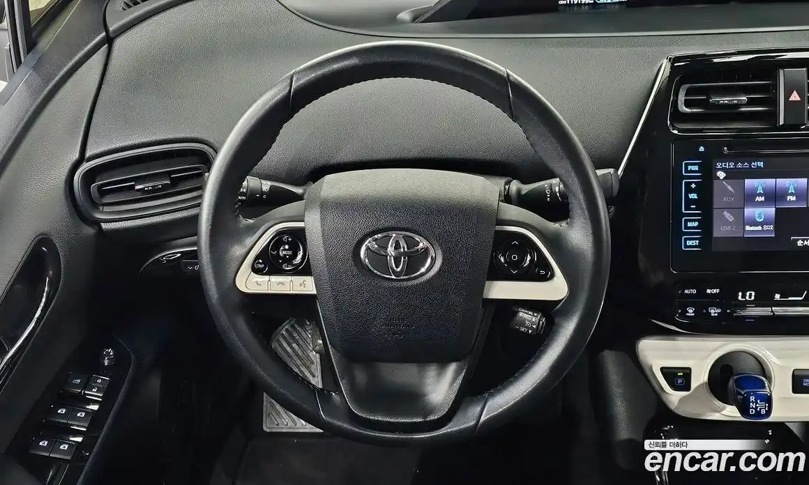 Toyota Prius 2018 1.8 автомат (гидро), фото 14 Toyota Prius 2018 1.8 автомат (гидро), фото 14