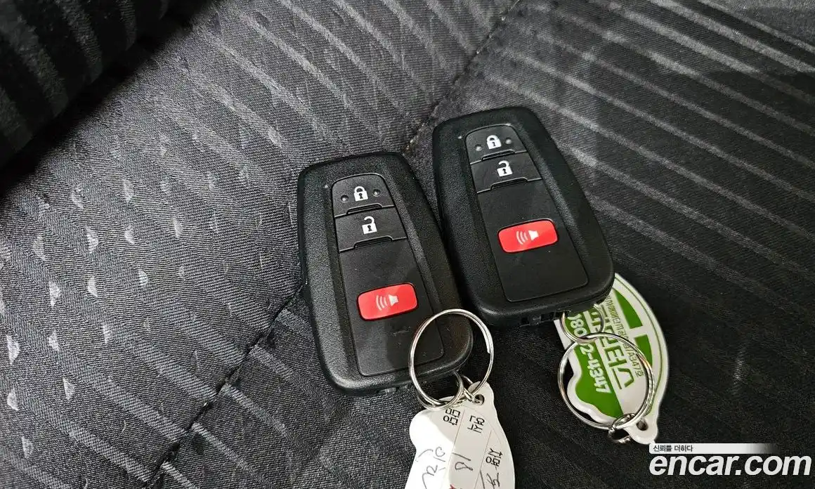 Toyota Prius 2018 1.8 автомат (гидро), фото 19 Toyota Prius 2018 1.8 автомат (гидро), фото 19