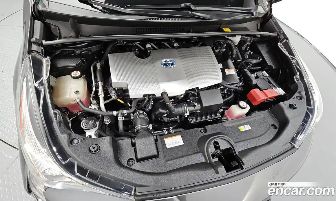 Toyota Prius 2018 1.8 автомат (гидро), фото 6 Toyota Prius 2018 1.8 автомат (гидро), фото 6
