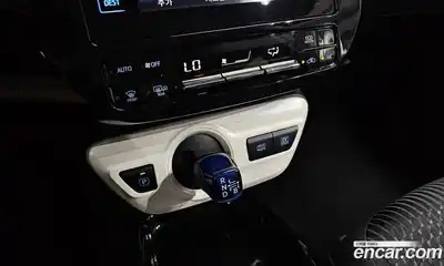 Toyota Prius 2018 1.8 автомат (гидро), миниатюра 9 Toyota Prius 2018 1.8 автомат (гидро), миниатюра 9