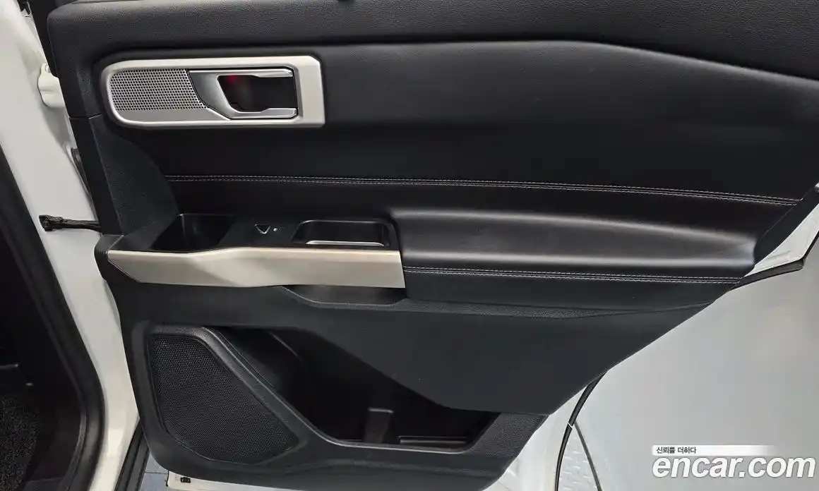Ford Explorer 2022 2.3 автомат (гидро), фото 15