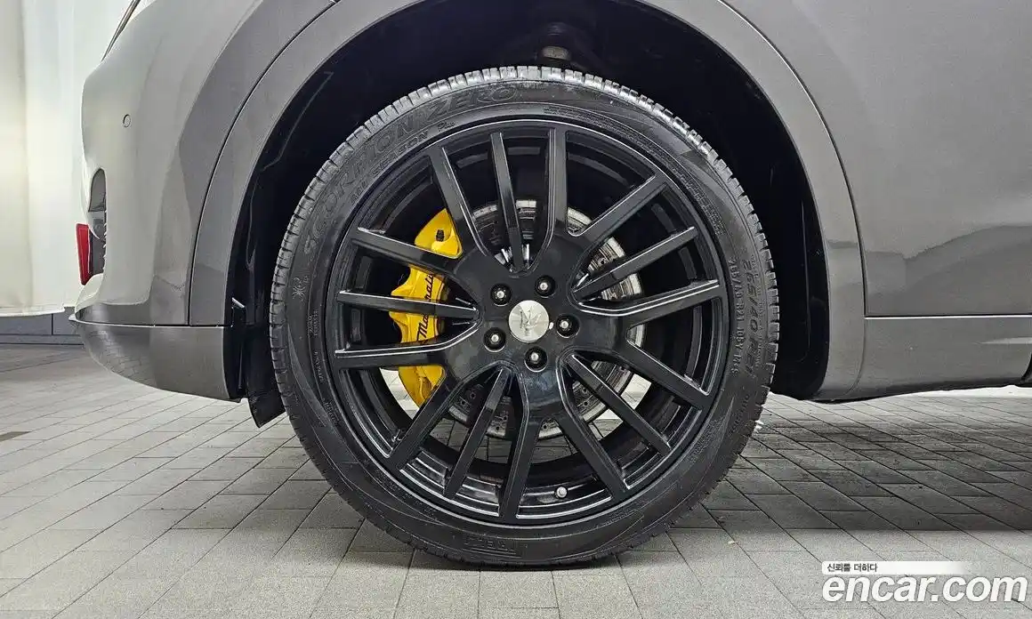 Maserati Levante 2016 3.0 автомат (гидро), фото 5 Maserati Levante 2016 3.0 автомат (гидро), фото 5