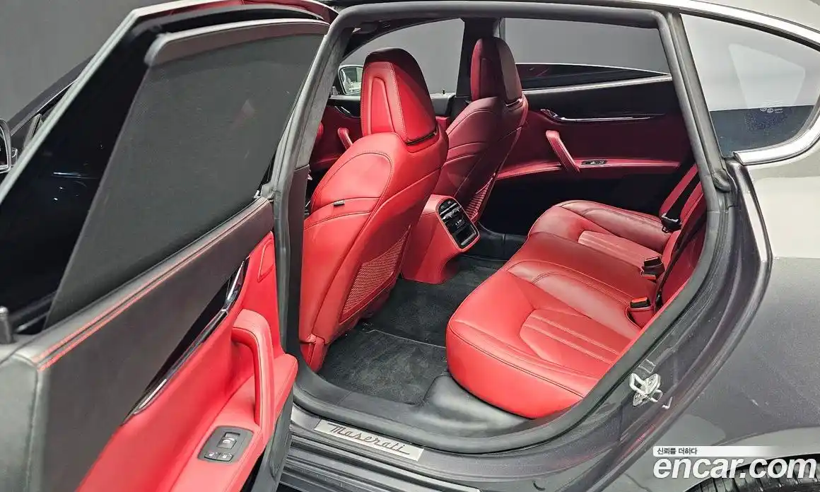 Maserati Quattroporte 2018 3.0 автомат (гидро), фото 28 Maserati Quattroporte 2018 3.0 автомат (гидро), фото 28