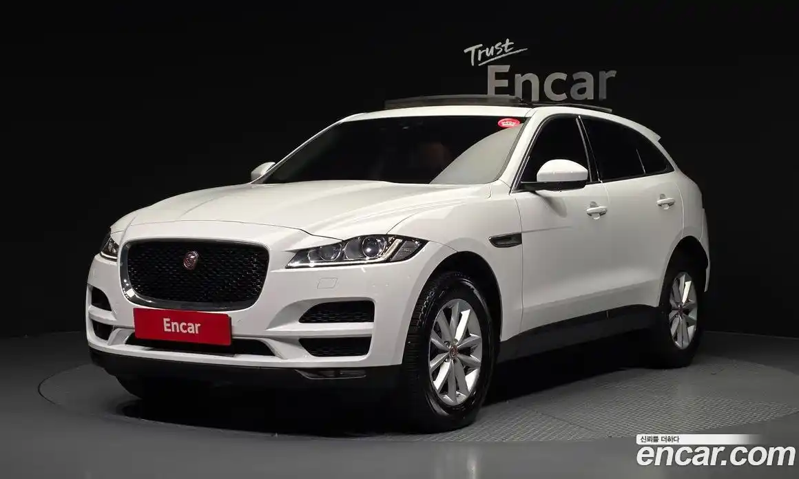 Jaguar F-Pace 2017 2.0 автомат (гидро), фото 1 Jaguar F-Pace 2017 2.0 автомат (гидро), фото 1