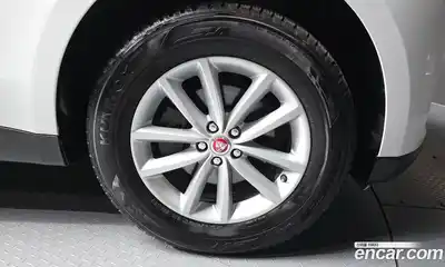 Jaguar F-Pace 2017 2.0 автомат (гидро), миниатюра 7 Jaguar F-Pace 2017 2.0 автомат (гидро), миниатюра 7