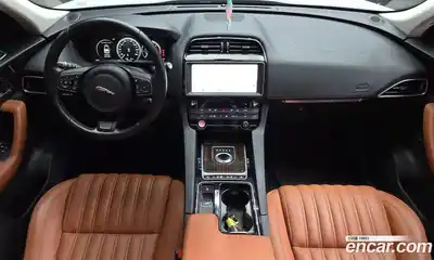 Jaguar F-Pace 2017 2.0 автомат (гидро), миниатюра 10 Jaguar F-Pace 2017 2.0 автомат (гидро), миниатюра 10
