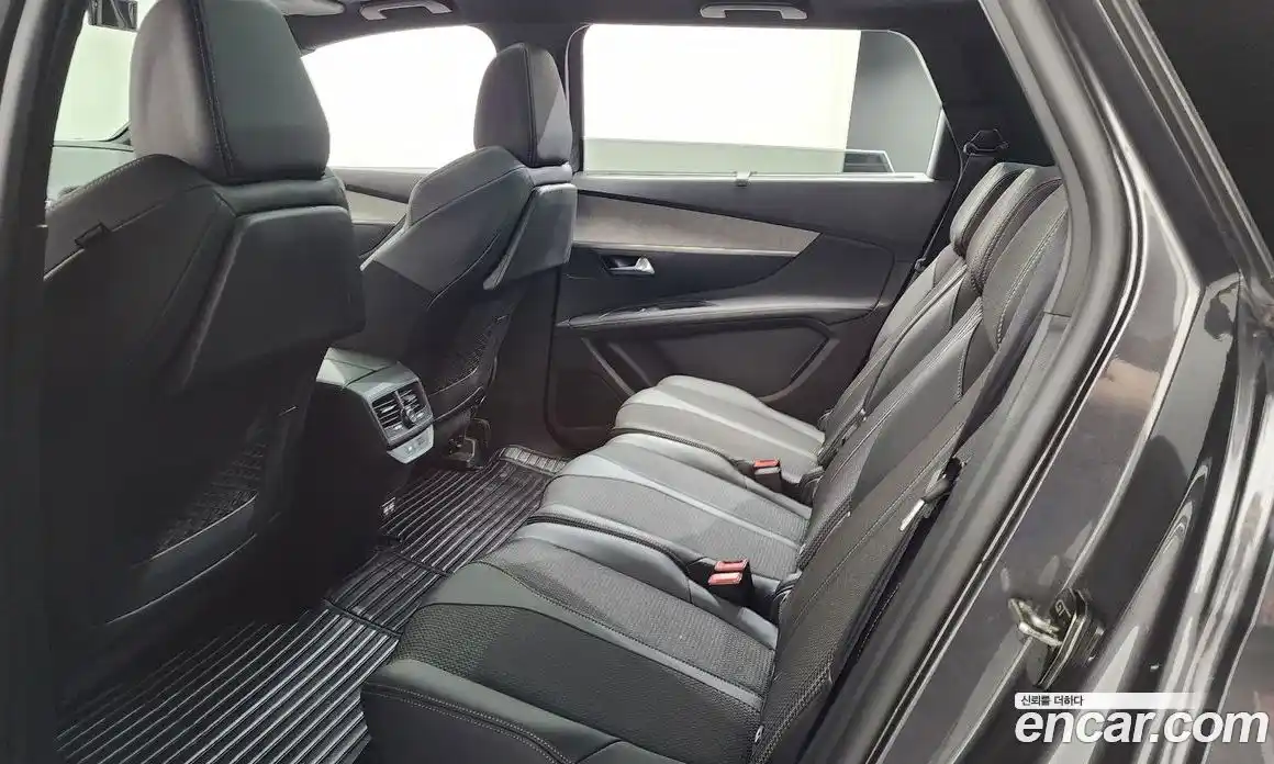 Peugeot 5008 2022 1.2 автомат (гидро), фото 17