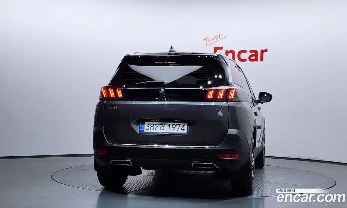Peugeot 5008 2022 1.2 автомат (гидро), фото 4