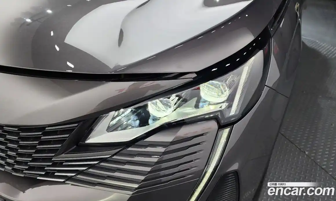 Peugeot 5008 2022 1.2 автомат (гидро), фото 8