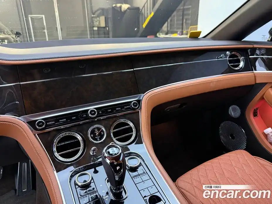 Bentley Continental 2021 4.0 автомат (гидро), фото 14