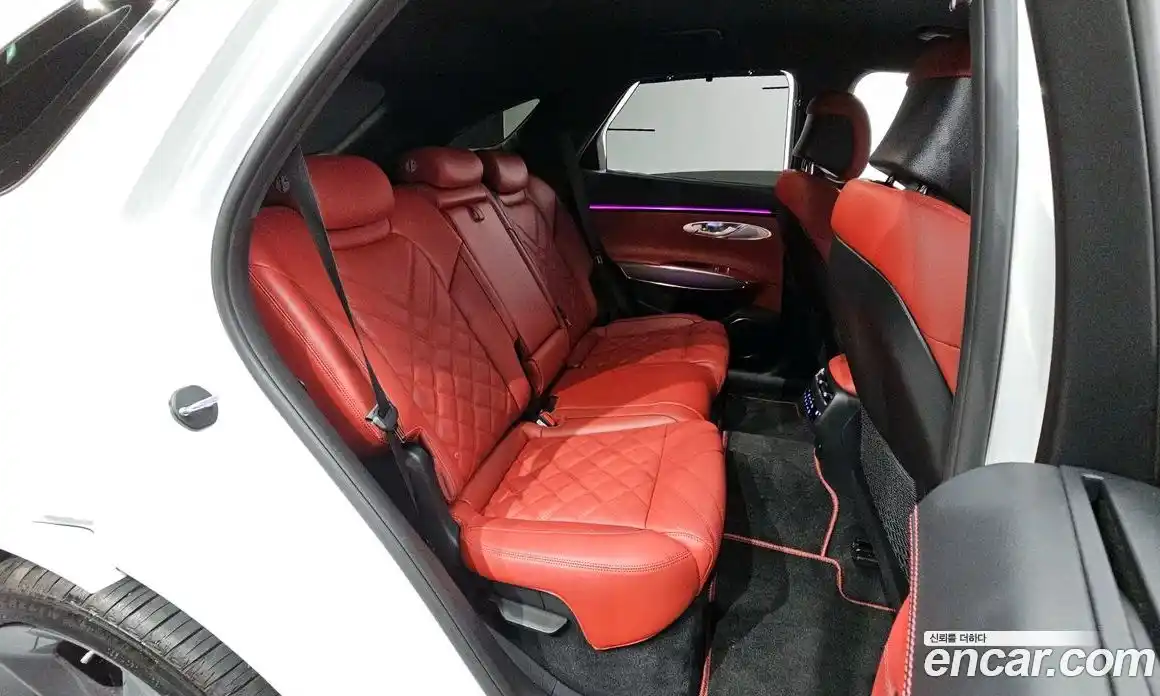 Genesis GV70 2024 2.5 автомат (гидро), фото 12