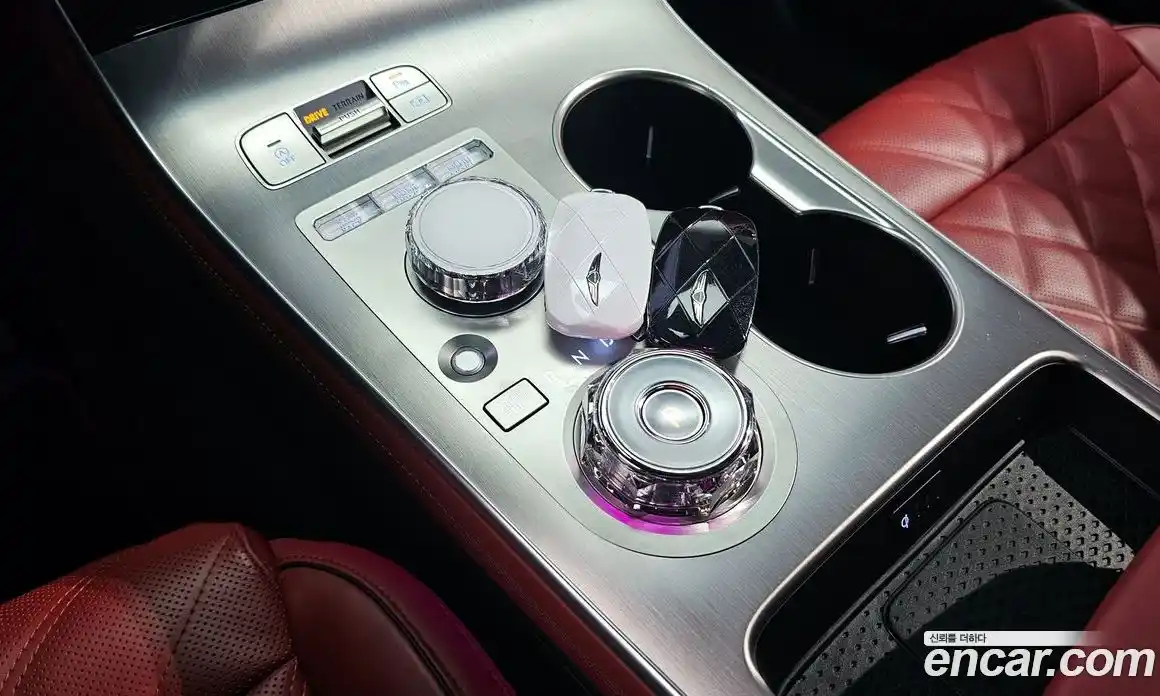 Genesis GV70 2024 2.5 автомат (гидро), фото 9