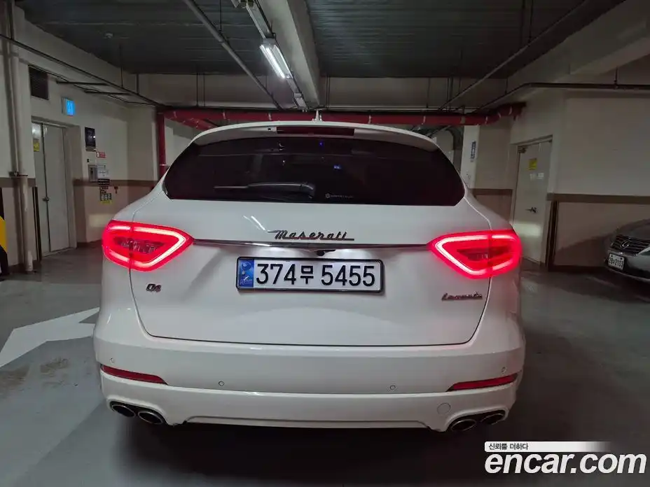 Maserati Levante 2019 3.0 автомат (гидро), фото 4 Maserati Levante 2019 3.0 автомат (гидро), фото 4