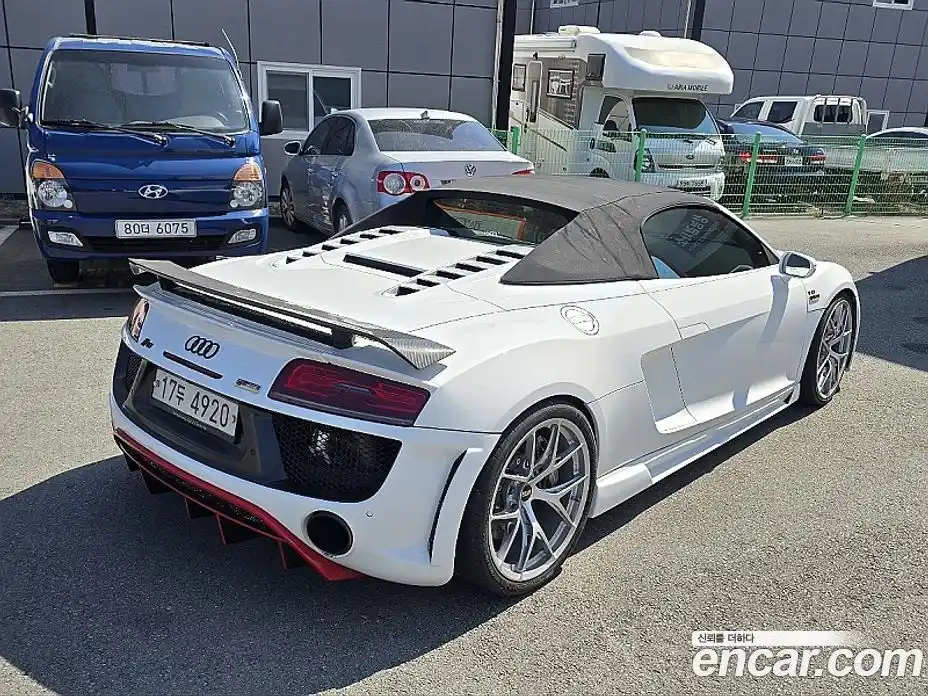 Audi R8 2015 5.2 автомат (гидро), фото 11