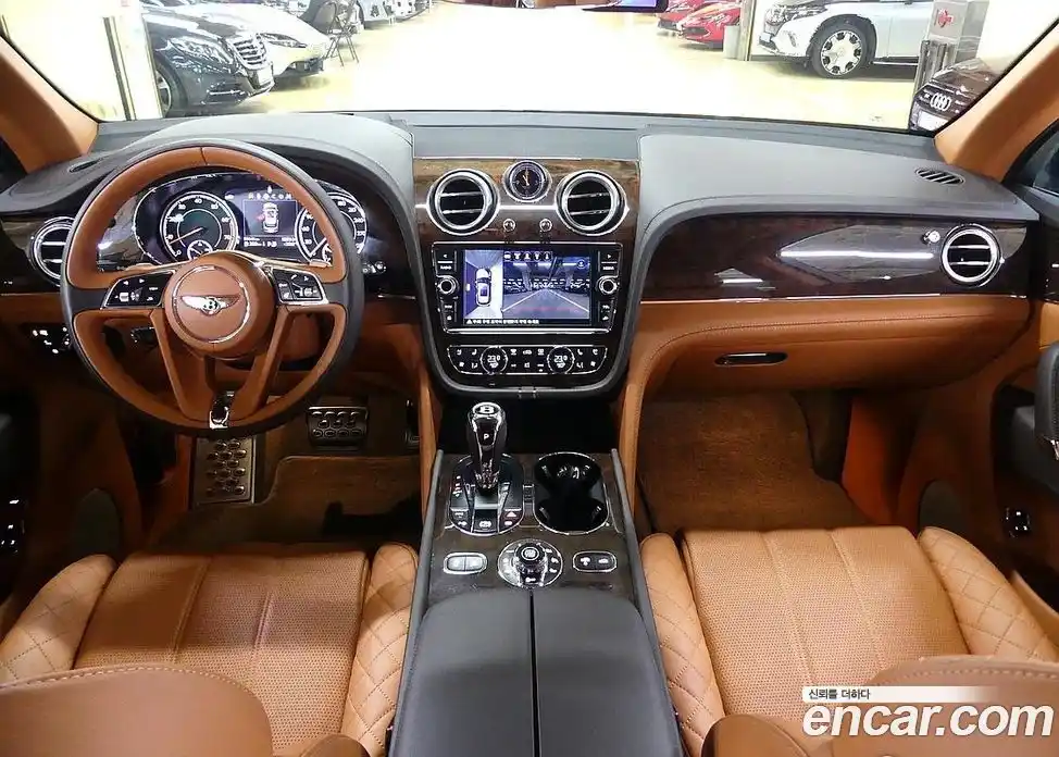 Bentley Bentayga 2017 6.0 автомат (гидро), фото 4 Bentley Bentayga 2017 6.0 автомат (гидро), фото 4