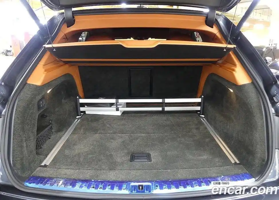 Bentley Bentayga 2017 6.0 автомат (гидро), фото 10 Bentley Bentayga 2017 6.0 автомат (гидро), фото 10