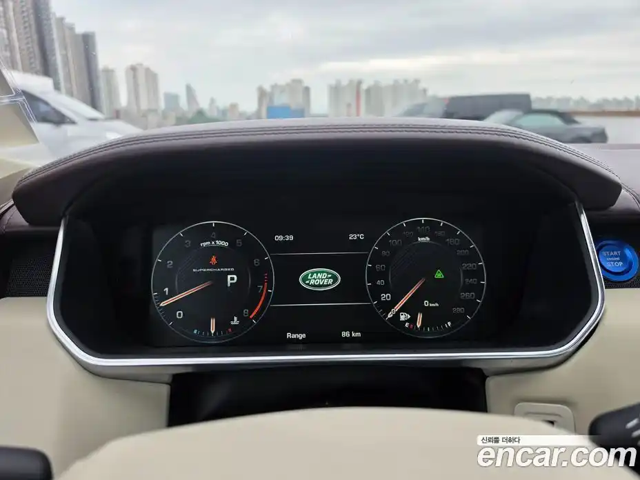 Land Rover Range Rover 2015 5.0 автомат (гидро), фото 13