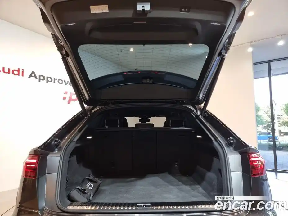 Audi Q8 2024 3.0 автомат (гидро), фото 20