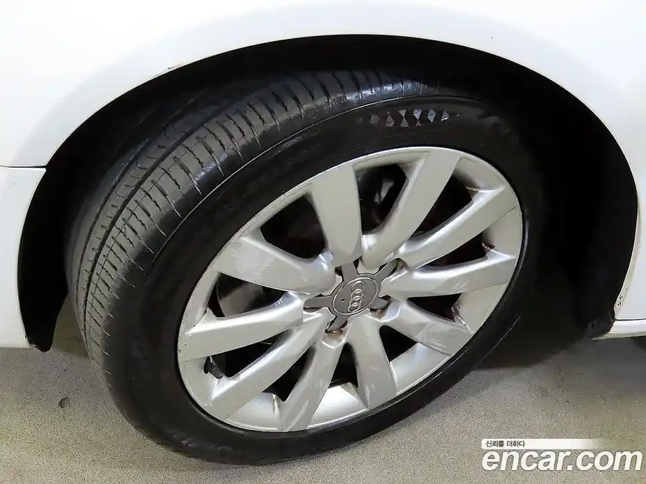 Audi A4 2009 2.0 автомат (гидро), фото 17