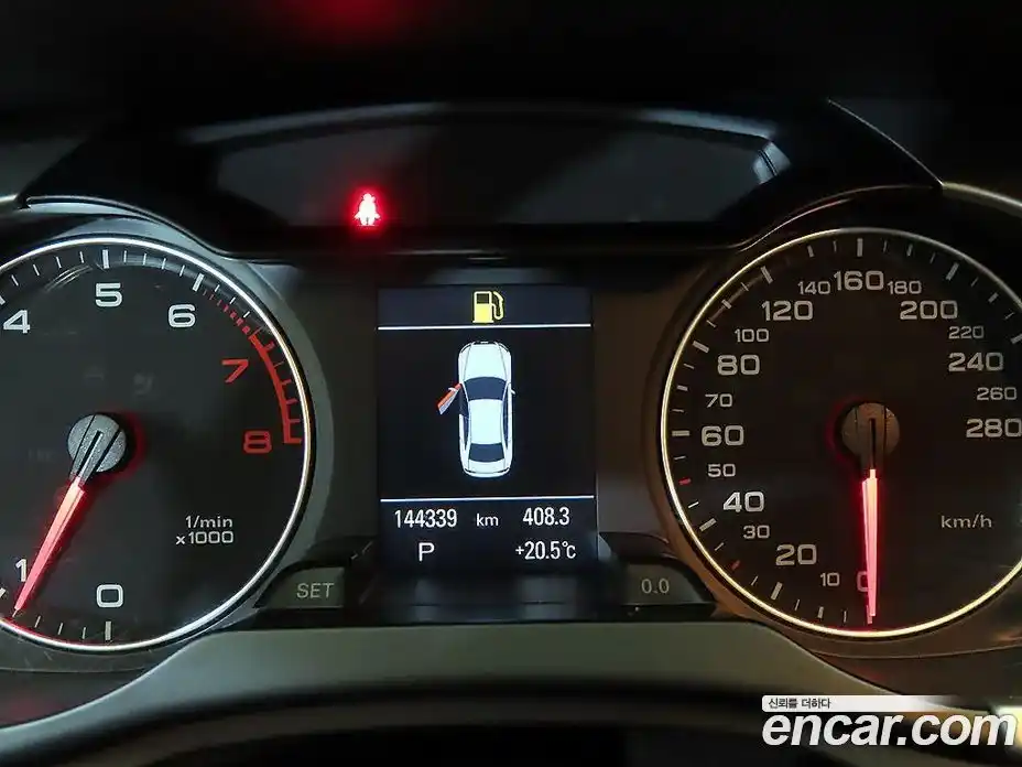 Audi A4 2009 2.0 автомат (гидро), фото 8