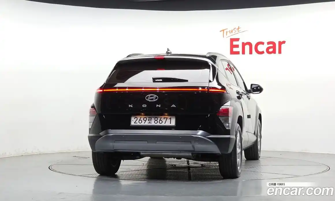 Hyundai Kona 2023 1.6 автомат (гидро), фото 4