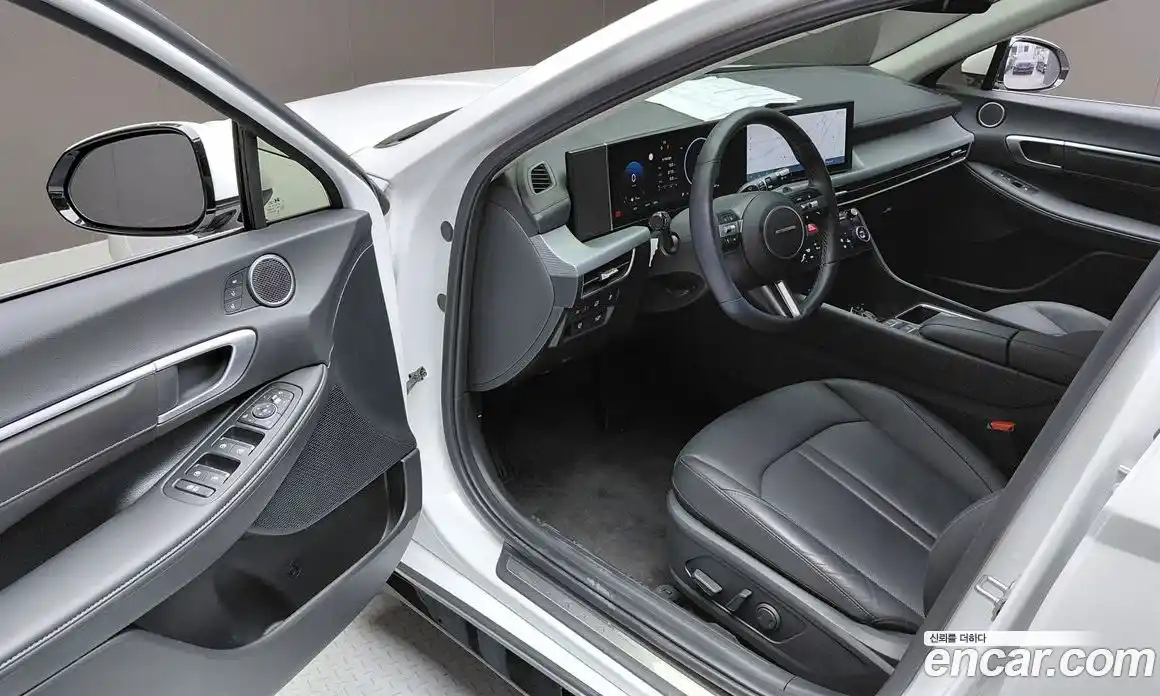 Hyundai Sonata 2024 2.0 автомат (гидро), фото 13