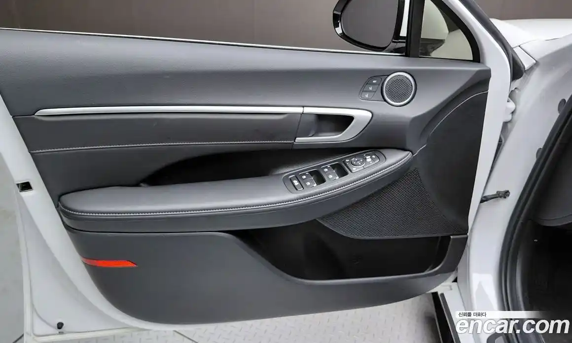 Hyundai Sonata 2024 2.0 автомат (гидро), фото 14