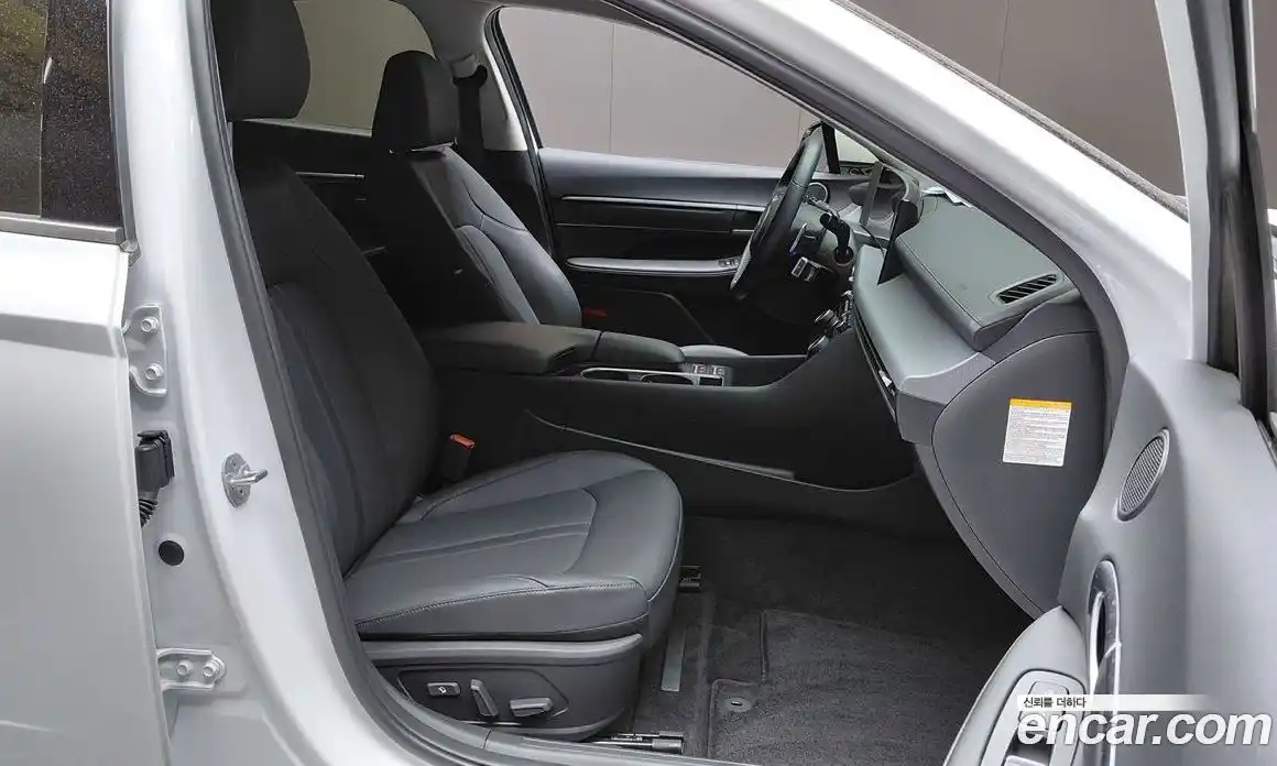Hyundai Sonata 2024 2.0 автомат (гидро), фото 16