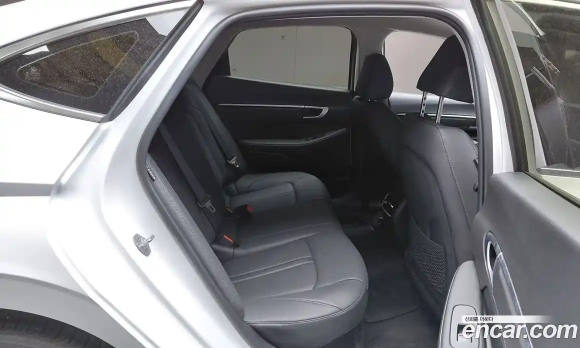 Hyundai Sonata 2024 2.0 автомат (гидро), фото 17