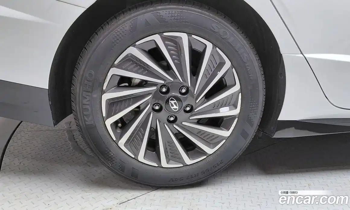 Hyundai Sonata 2024 2.0 автомат (гидро), фото 5