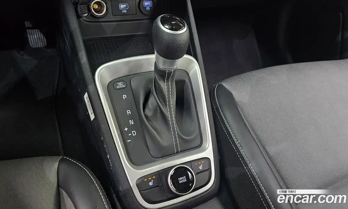 Hyundai Venue 2021 1.6 автомат (гидро), фото 12