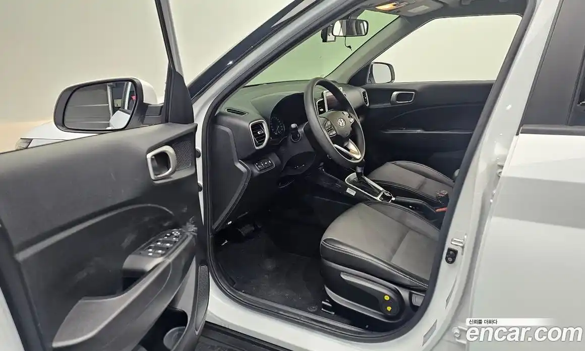 Hyundai Venue 2021 1.6 автомат (гидро), фото 13