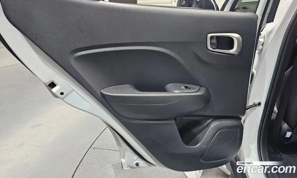 Hyundai Venue 2021 1.6 автомат (гидро), фото 15