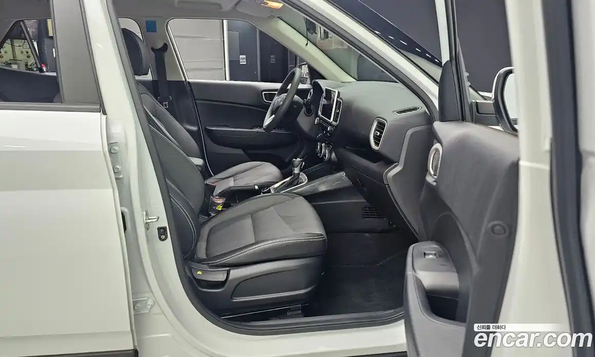 Hyundai Venue 2021 1.6 автомат (гидро), фото 17