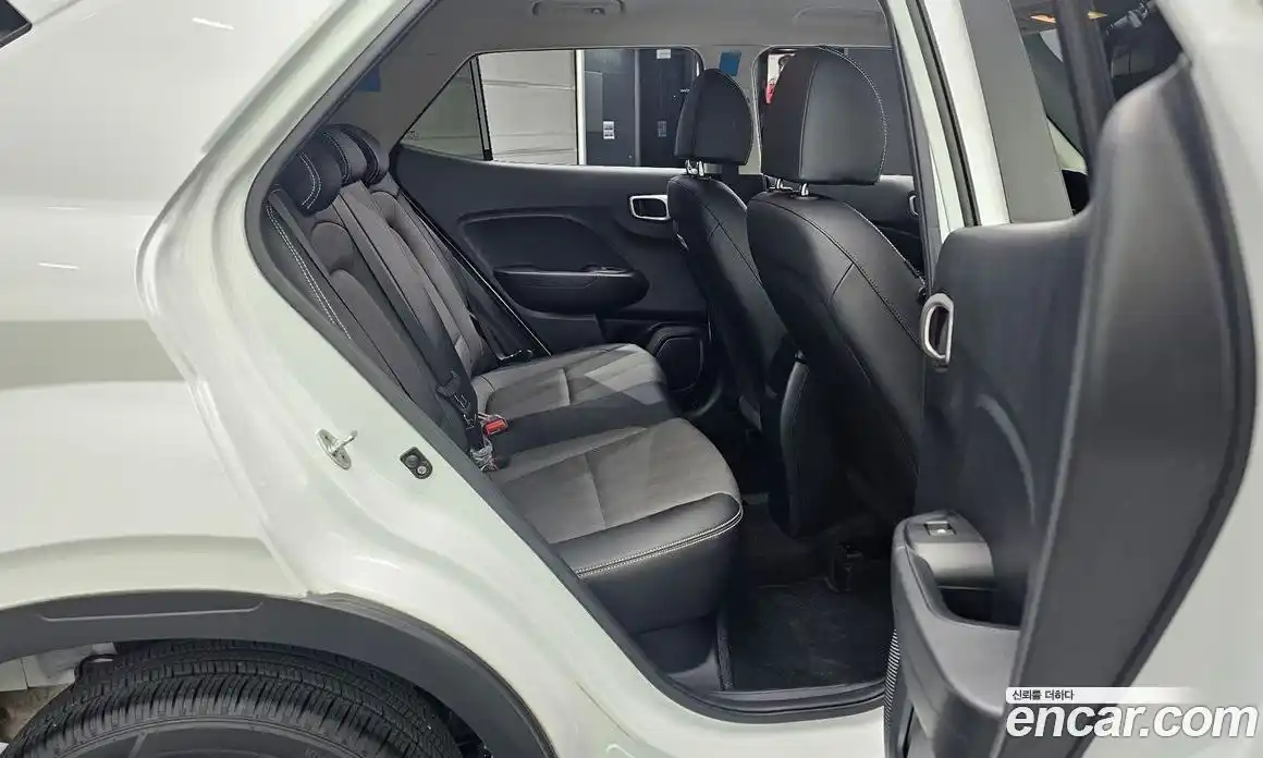 Hyundai Venue 2021 1.6 автомат (гидро), фото 18