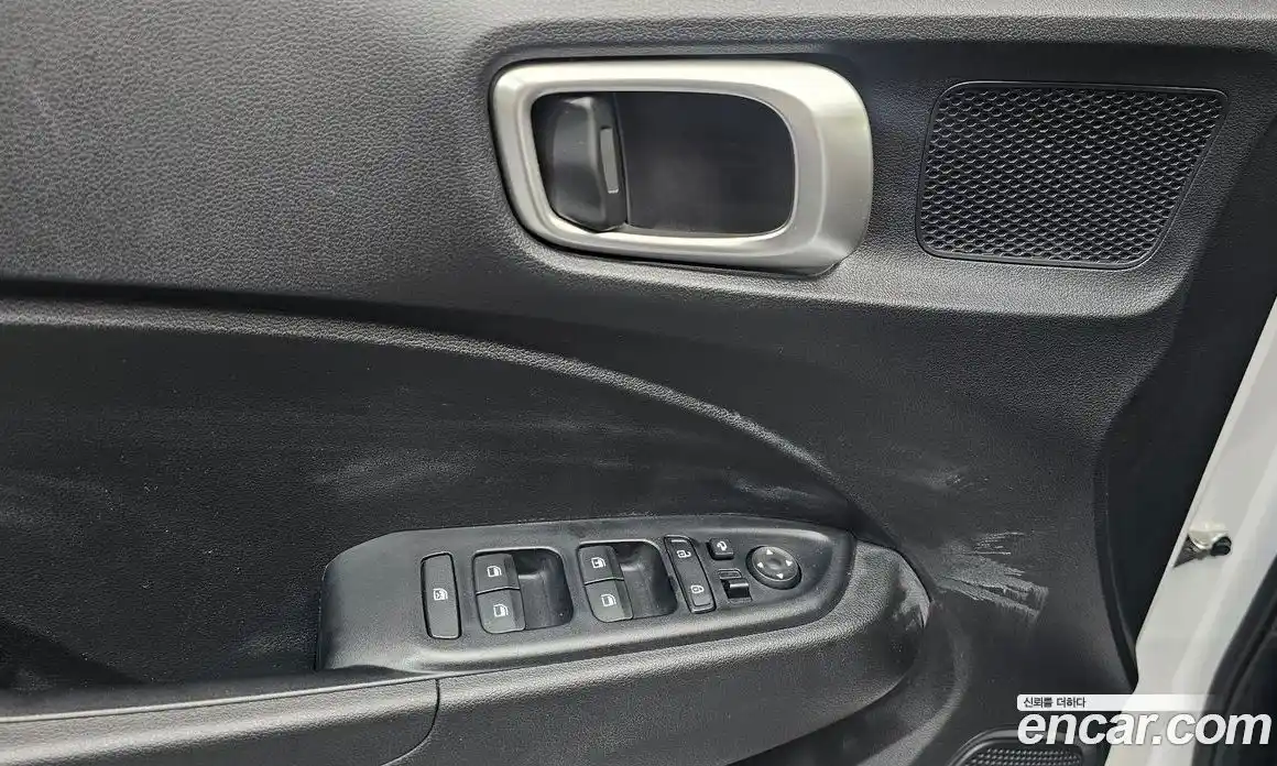 Hyundai Venue 2021 1.6 автомат (гидро), фото 23
