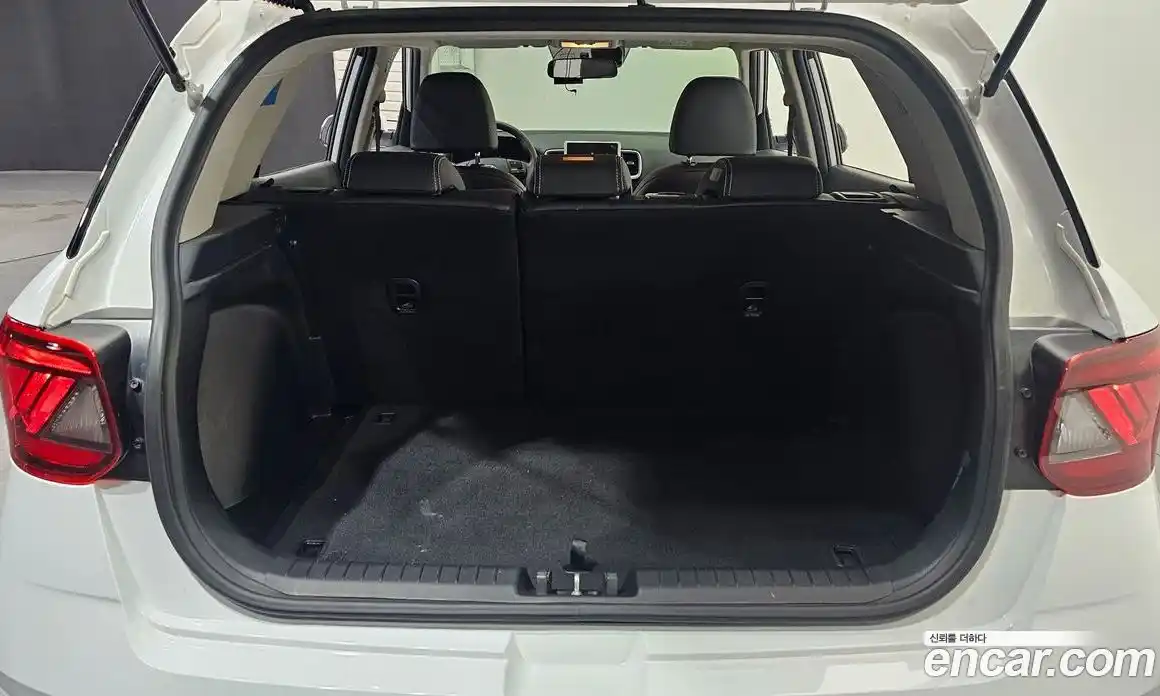 Hyundai Venue 2021 1.6 автомат (гидро), фото 26