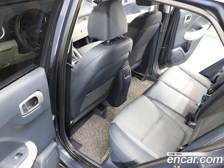 Hyundai Venue 2020 1.6 автомат (гидро), фото 11