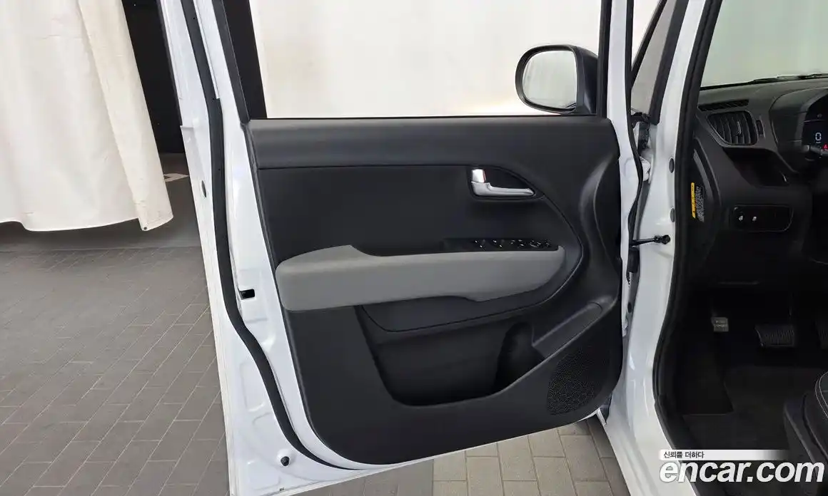 Kia Ray 2024 1.0 автомат (гидро), фото 14