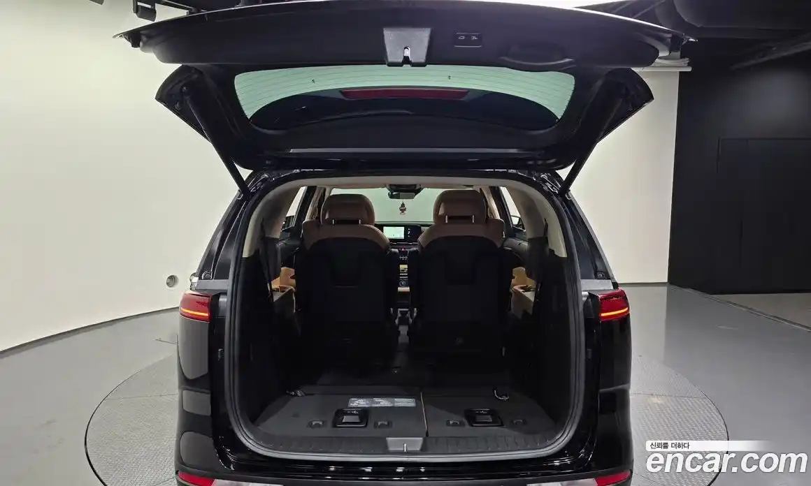 Kia Carnival 2023 3.5 автомат (гидро), фото 26