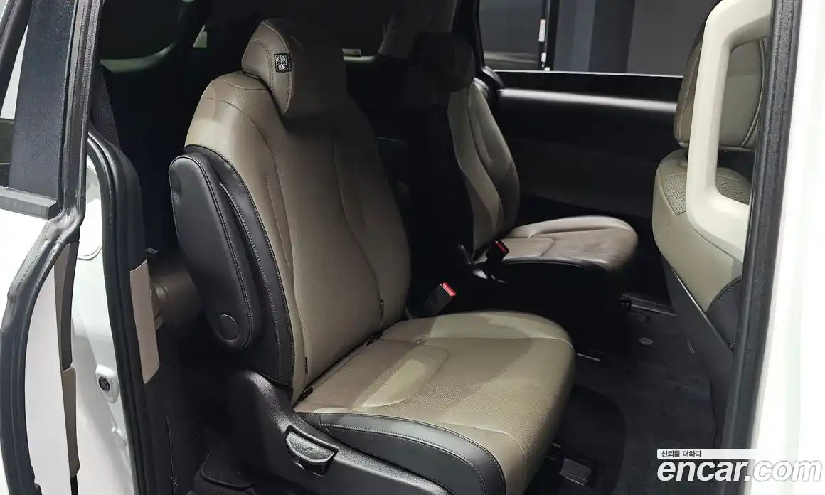 Kia Carnival 2025 1.6 автомат (гидро), фото 11