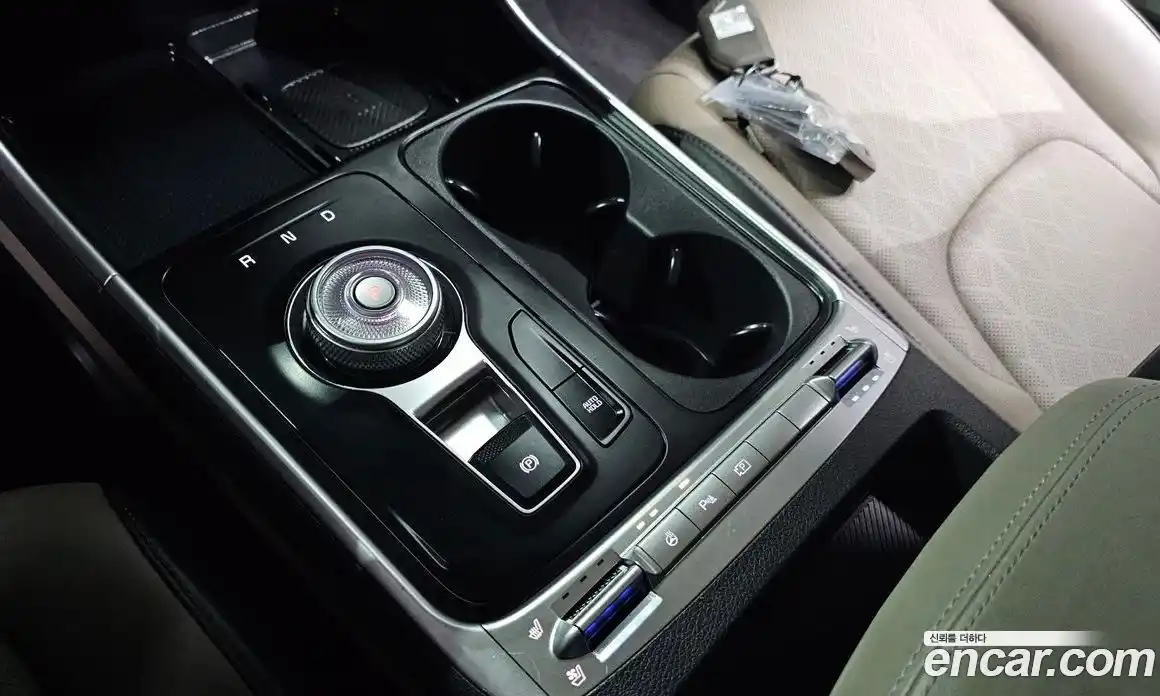 Kia Carnival 2025 1.6 автомат (гидро), фото 9