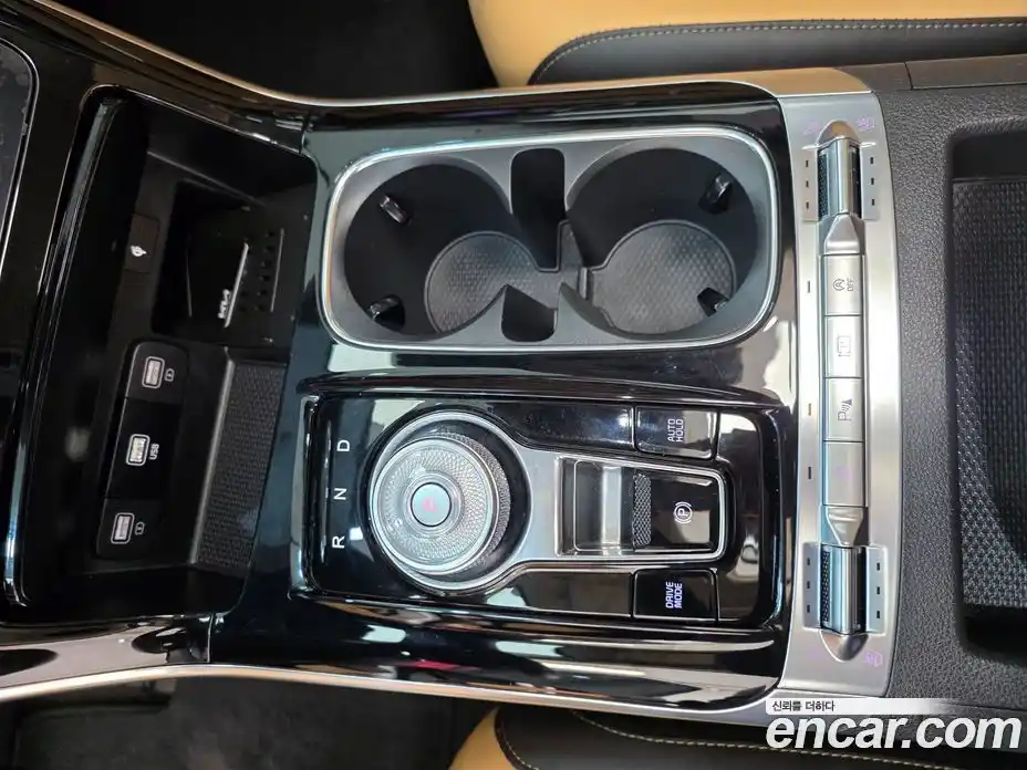 Kia Carnival 2023 2.2 автомат (гидро), фото 13