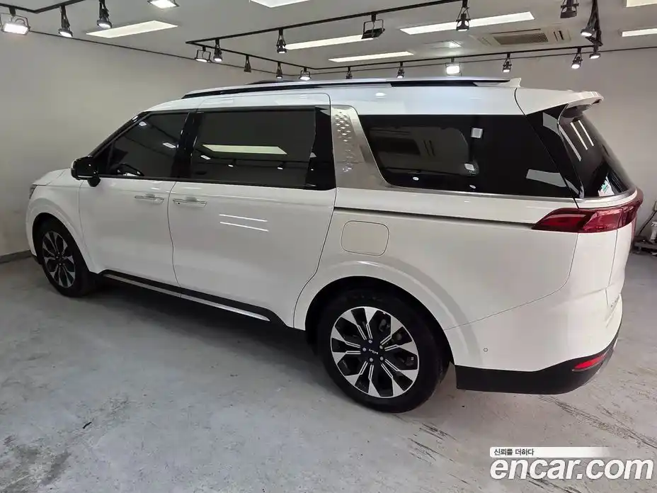 Kia Carnival 2023 2.2 автомат (гидро), фото 6