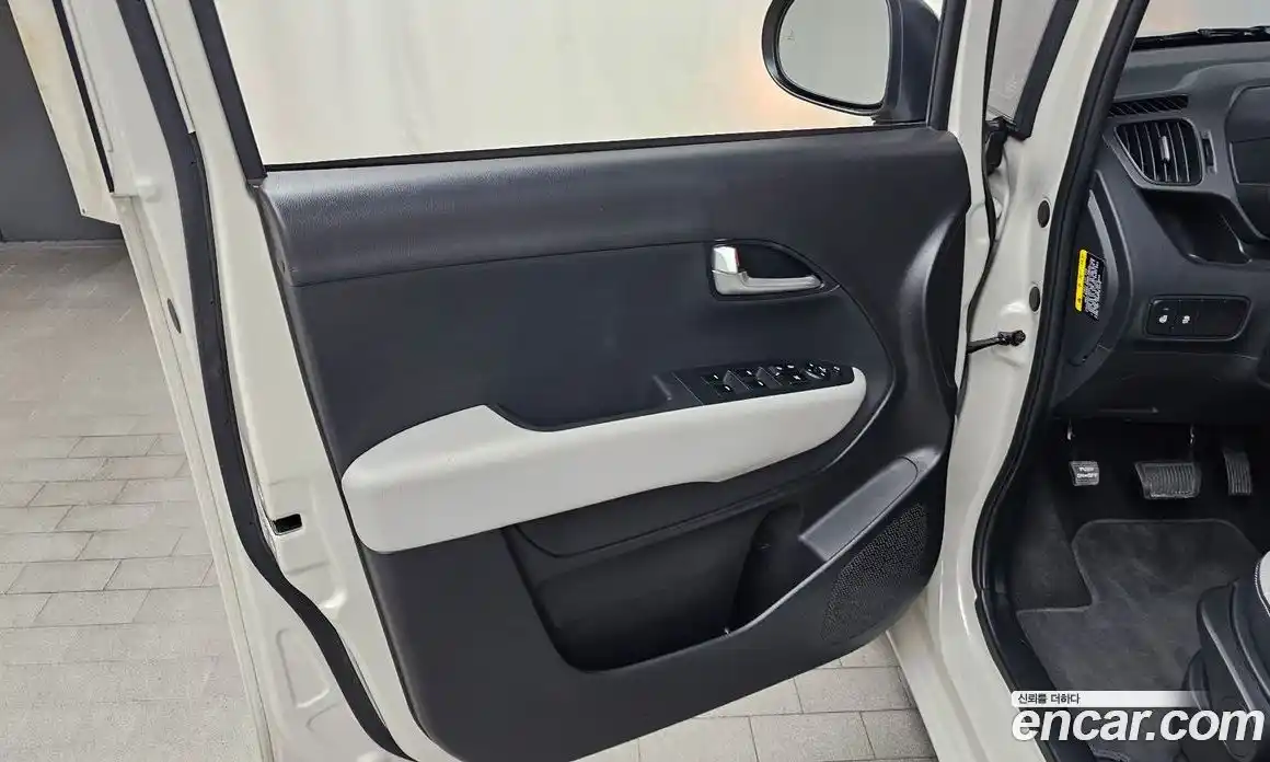 Kia Ray 2023 1.0 автомат (гидро), фото 14