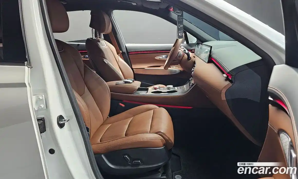 Genesis GV70 2024 2.5 автомат (гидро), фото 16